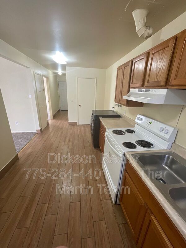 Building Photo - 854 G St