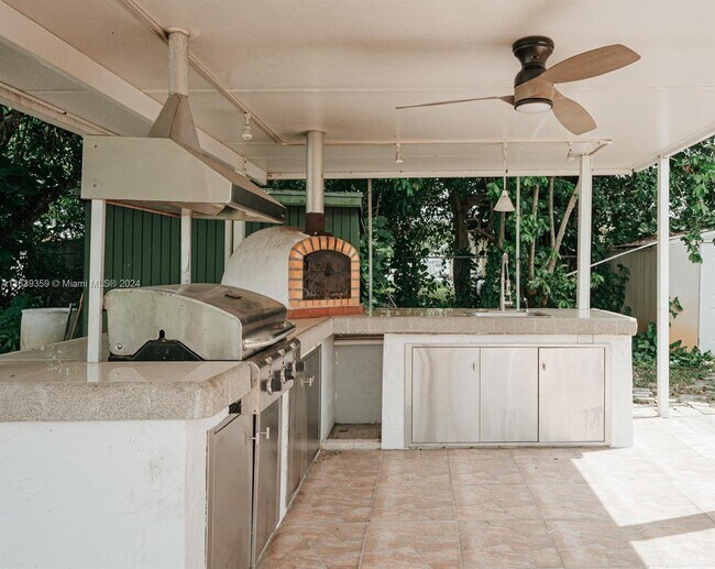 Foto del edificio - 1430 SW 32nd Ct