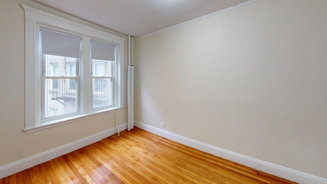 Building Photo - Newly Renovated Fenway Studio with Heat/Hot Water Included