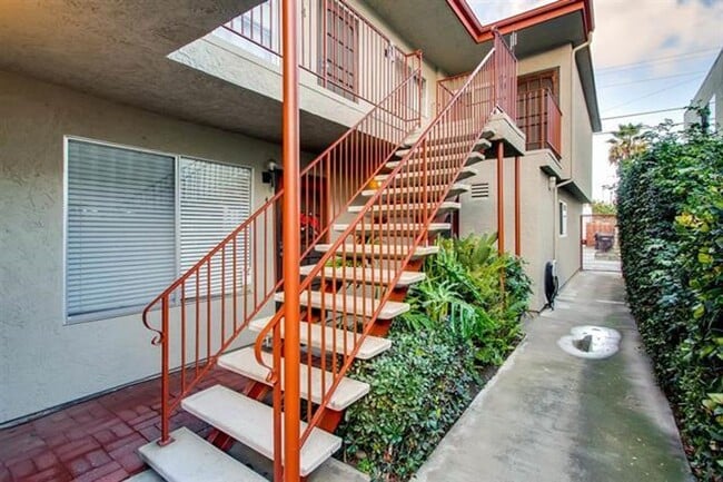 Building Photo - 4425 Louisiana St