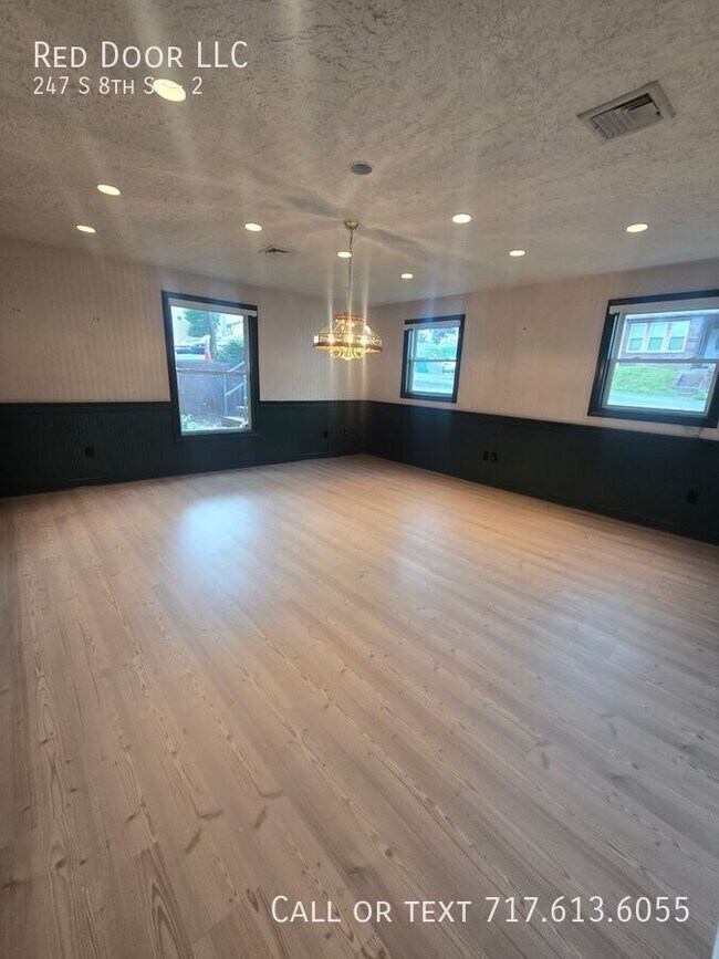 Foto del edificio - 247 S 8th St