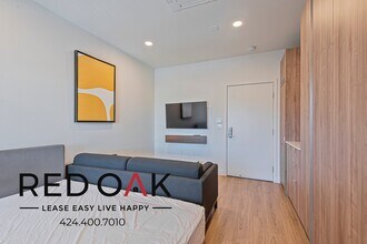 Building Photo - 7810 Topanga Canyon Blvd