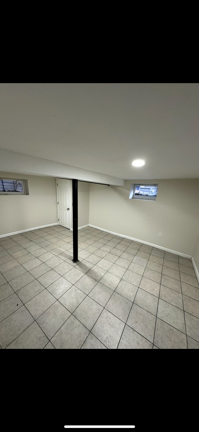 Foto del edificio - 84 McKay Ave