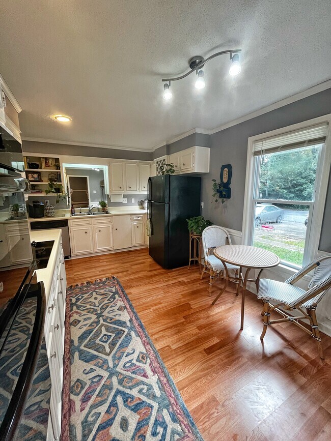 Building Photo - 3011 Creek View Ct