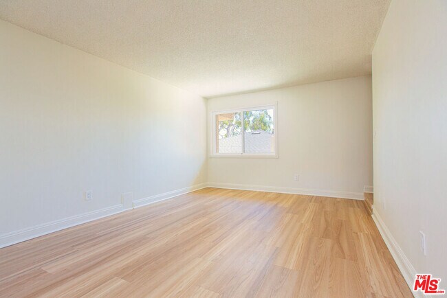 Foto del edificio - 2320 Clark Ln