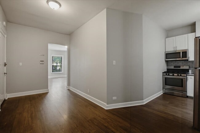 Building Photo - 5020 S Blackstone Ave
