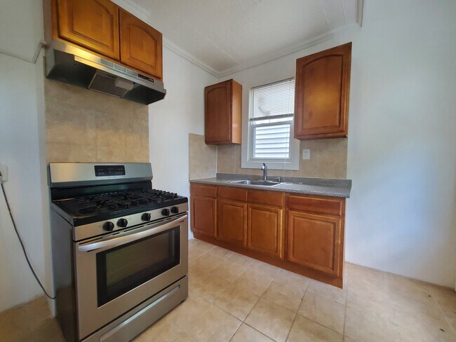 296 Claremont Ave 2 - 299 Claremont Ave
