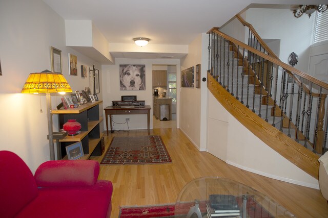 Foto del edificio - 830 Forest Ave