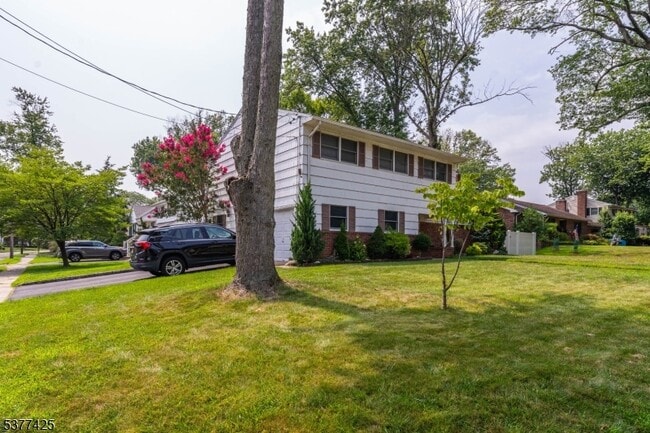 Foto del edificio - 511 Gallows Hill Rd