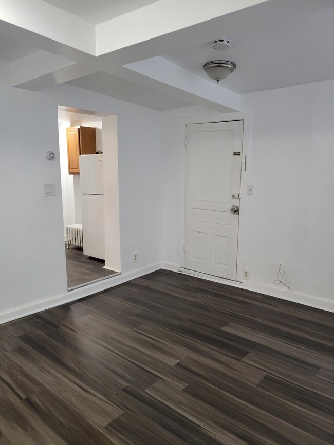 Building Photo - 3240 S Hoyne Ave