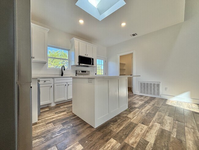 Foto del edificio - 227 Canyon Springs Dr
