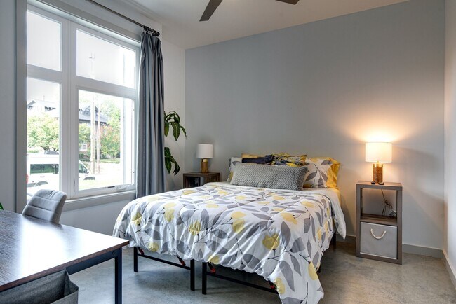 Foto del edificio - 1029 Maxwell Ave