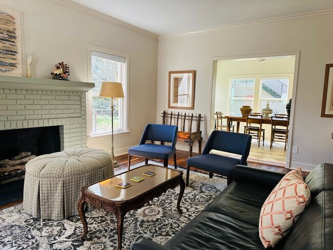 Open plan with seamless connections - 2506 Rosedale St