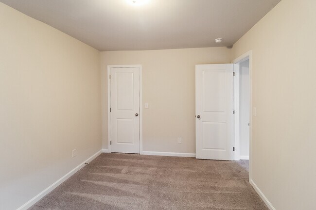 Building Photo - 2872 Saratoga Lake Vw, Decatur, GA