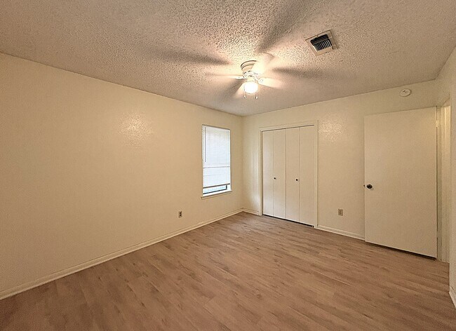 Foto del edificio - 1119 Rhonda Lee St