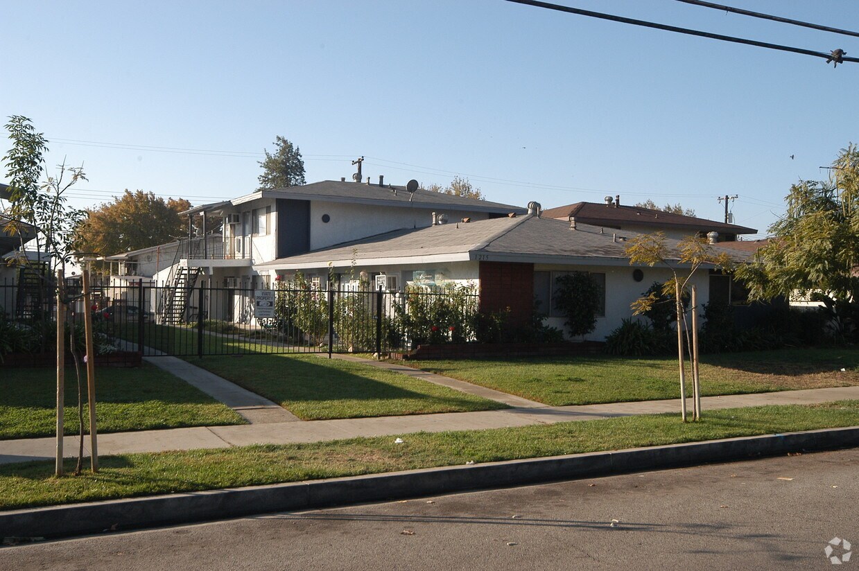 Foto del edificio - 1215 W 4th St