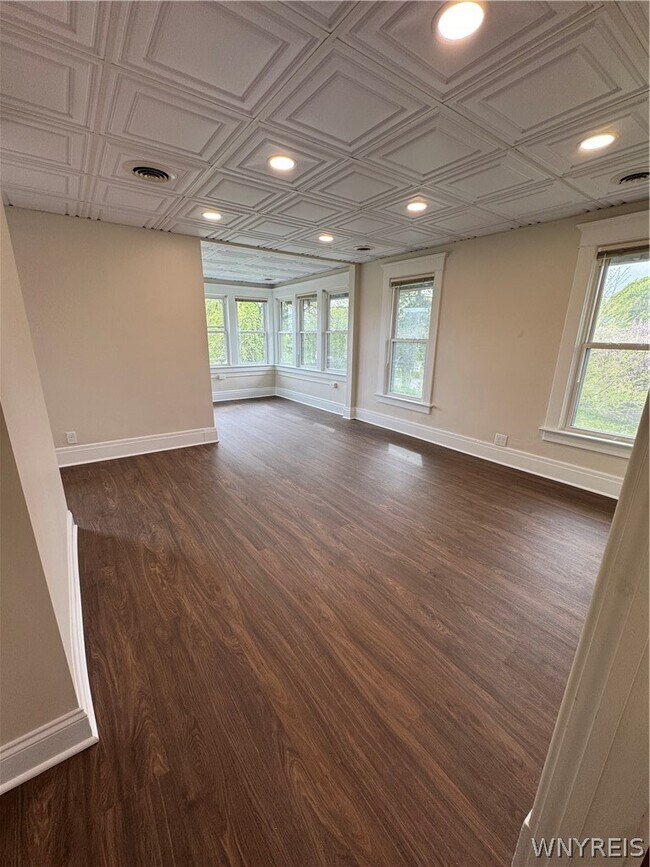 Building Photo - 2 Agassiz Cir