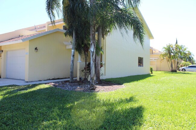 Foto del edificio - 1635 Woodbridge Lakes Cir