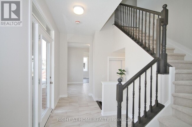 Building Photo - 201 Billrian Cres