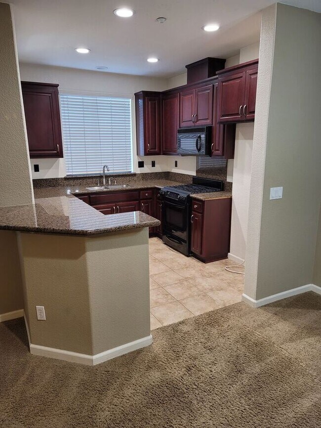 Building Photo - 2611 Las Palomas Loop
