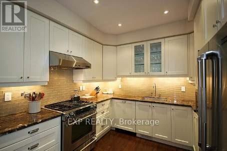 Building Photo - 2 Fairleigh Crescent