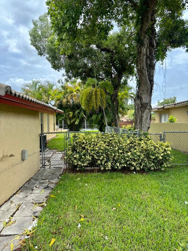 Building Photo - 11281 NW 39th St