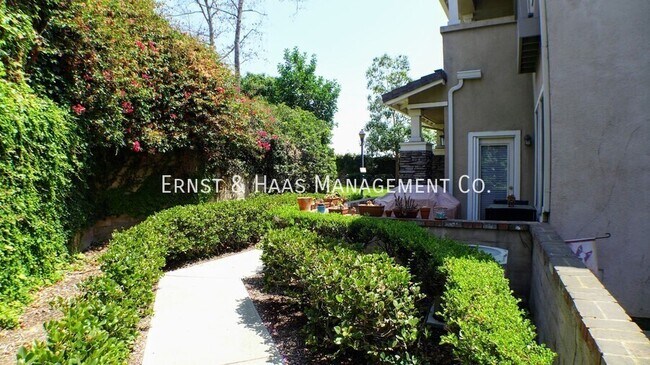 Foto del edificio - 2968 Claremore Ln