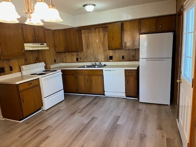 Vista de la cocina 1 - 1129 Leaf Ave