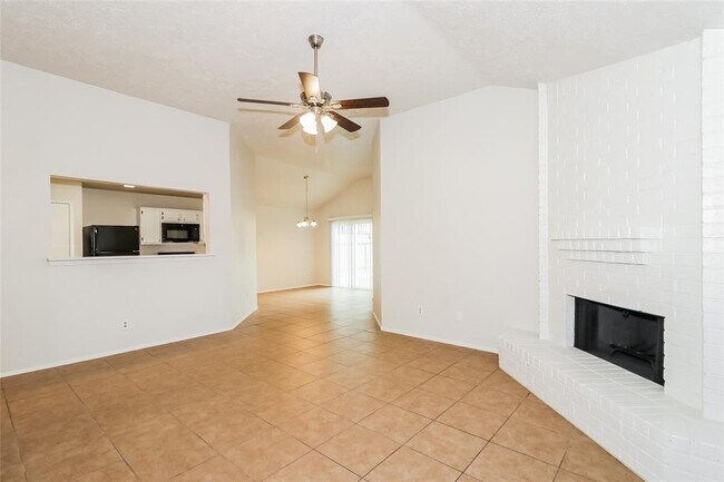 Building Photo - 11002 Beaver Trail Dr