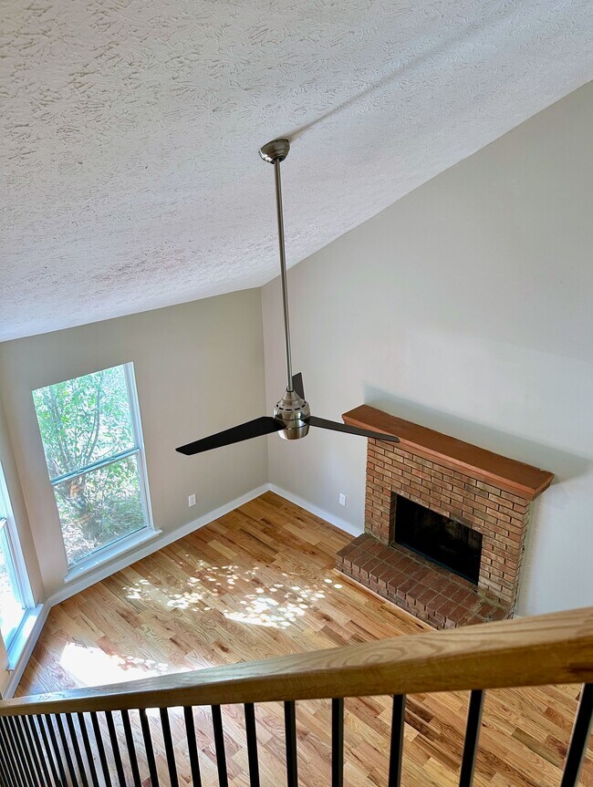 Foto del edificio - 4930 Farmstead Ct NE
