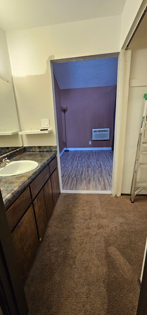 Foto del edificio - For Rent Large Studio, Old SouthWest Reno,...