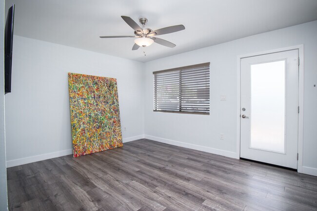Foto del edificio - 3131 E Fairmount Ave
