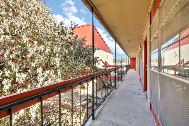 Foto del edificio - 3243 Nacogdoches Rd