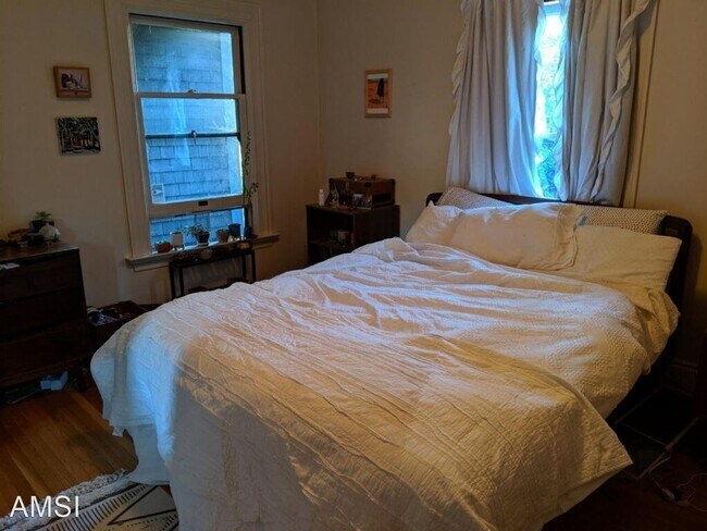 Foto del edificio - 1 br, 1 bath House - 2727 Hillegass #BigRoom2