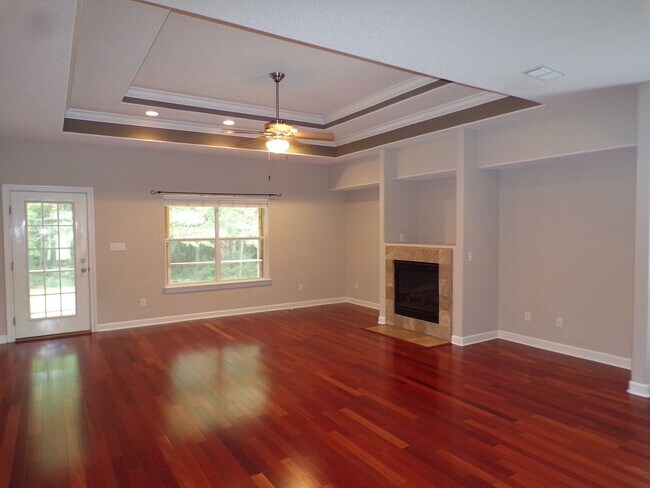 Foto del edificio - Spacious 3 Bed/2 Bath Home on Wooded Lot