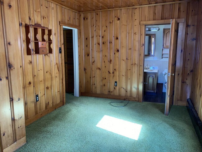 Den - 1142 Bechtel St