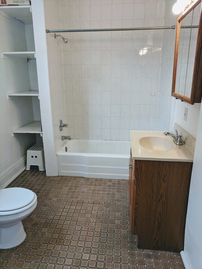 Foto del edificio - 5526 Howe St