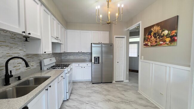 Building Photo - 2840 Rutland Cir