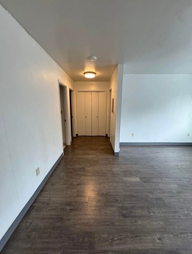 Foto del edificio - 537 E 24th Ave