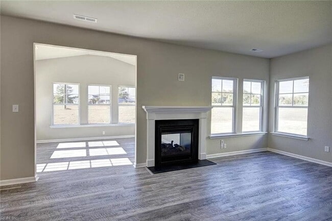 Building Photo - 140 Meridian Pl