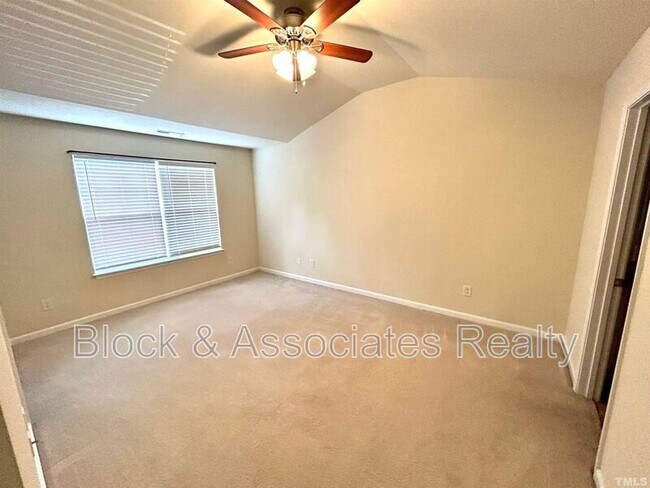 Building Photo - 249 Linden Park Ln