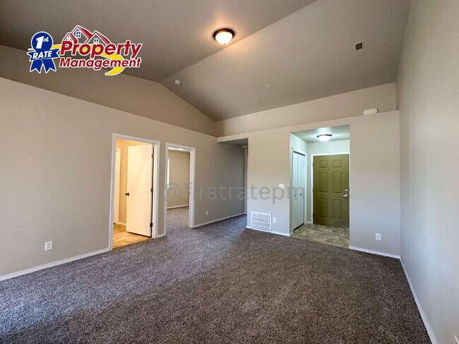 Foto del edificio - 914 N Bonsai Ln