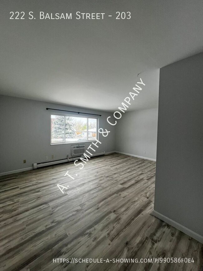 Foto del edificio - 222 S Balsam St
