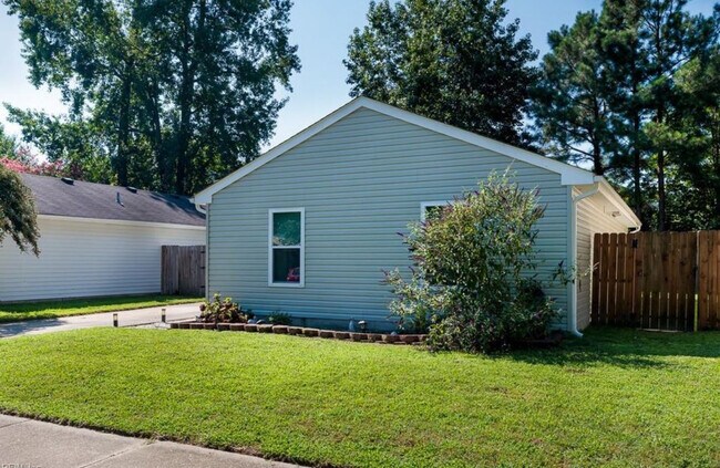Foto del edificio - 1307 Eaglewood Dr