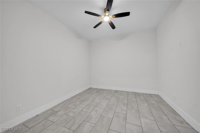 Foto del edificio - 4833-4835 Leonard Blvd S