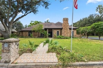 Building Photo - 20 Yucca Ave