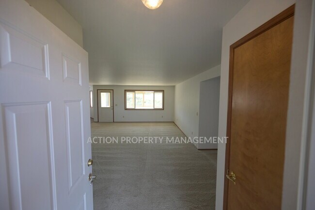 Foto del edificio - 3 bed 2 bath, 2 car garage in Sequim