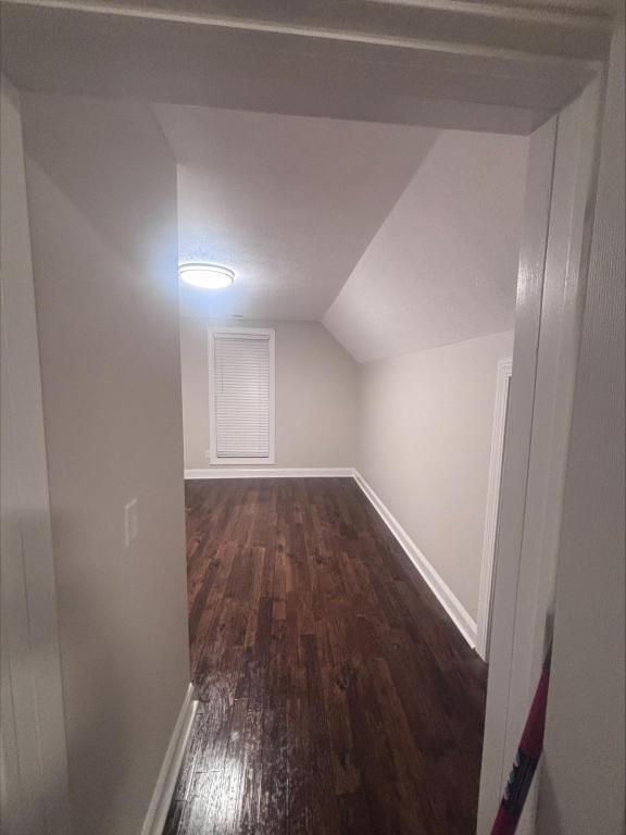 Foto del edificio - 106 1/2 E College Ave