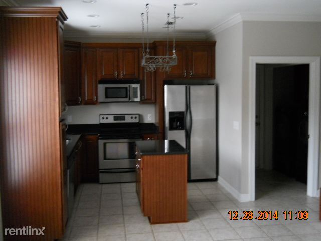 Building Photo - 218 Charleston Dr