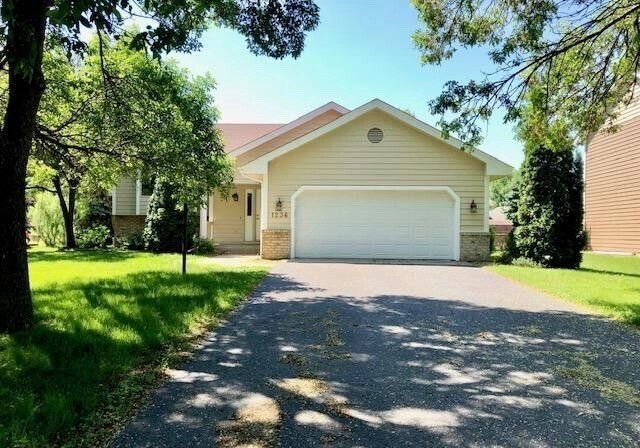 Foto principal - 1236 12th Ave W